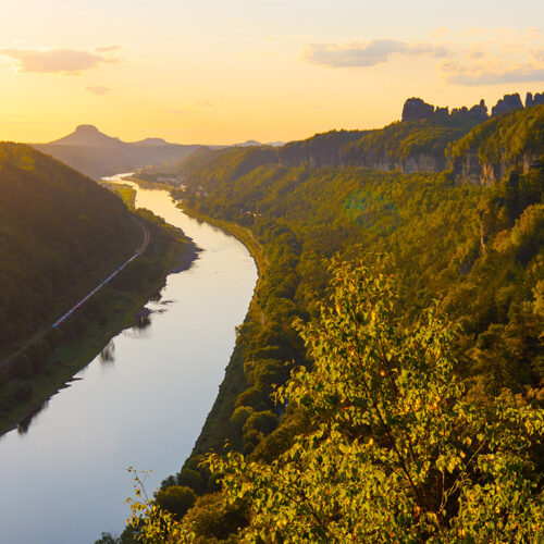 Sonnenuntergang an der Elbe