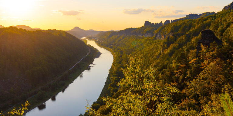Sonnenuntergang an der Elbe