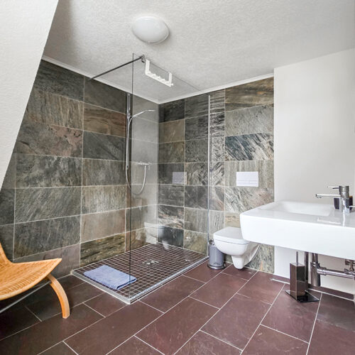 Wohnung Amsel - 2. OG Bad links