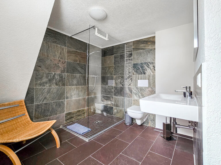 Wohnung Amsel - 2. OG Bad links