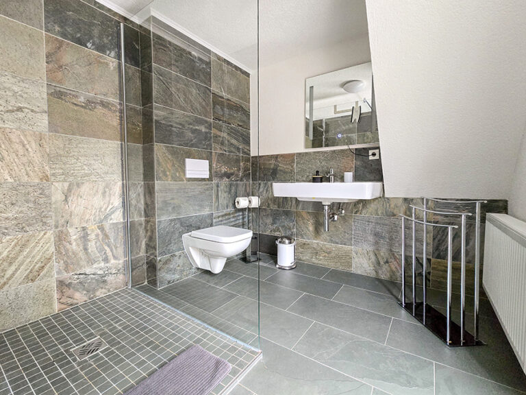 Wohnung Amsel - 2. OG Bad rechts